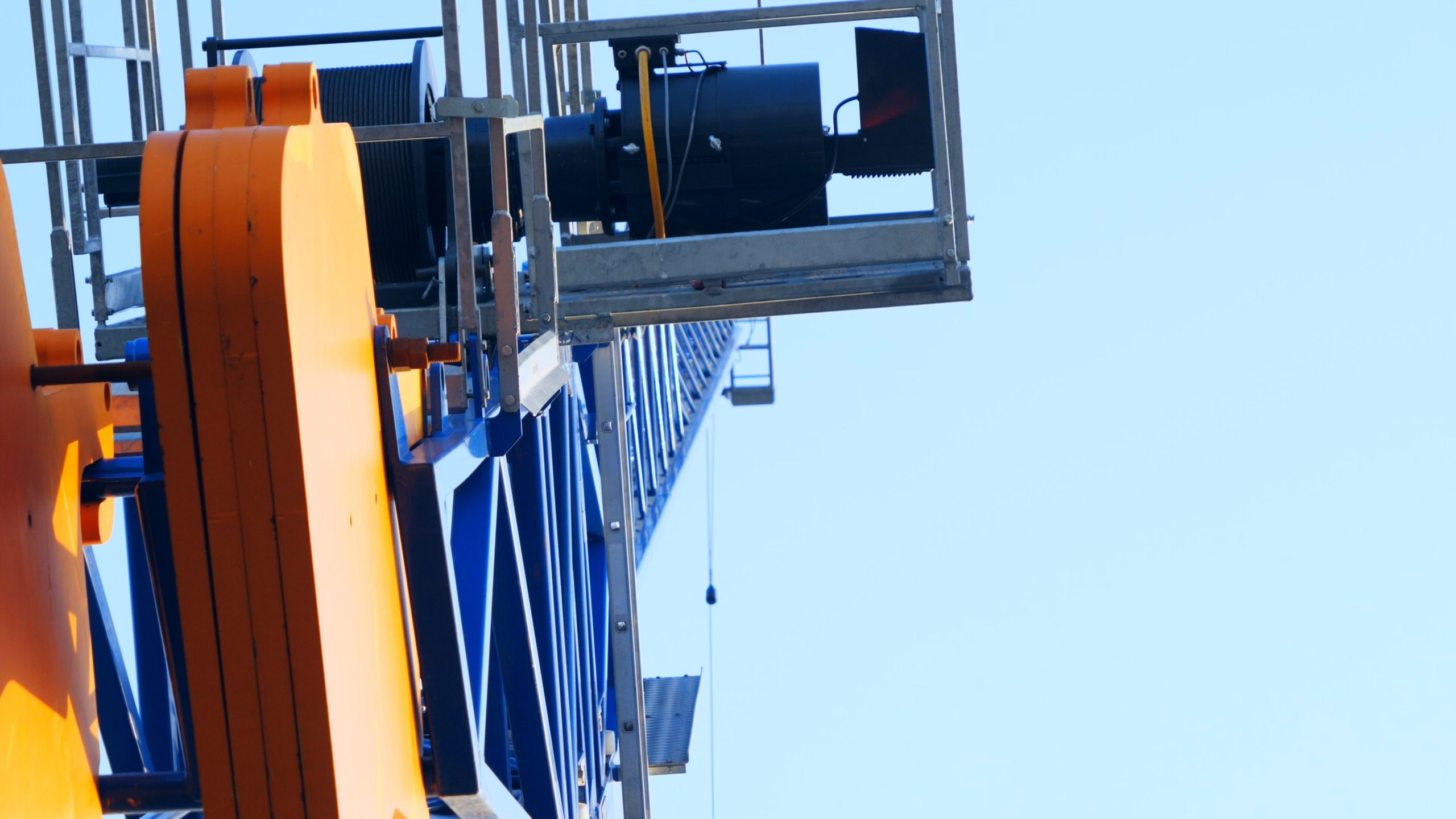 luffing crane in the centre of London for the construction social media page